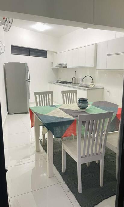 Kk Jungle Hideaway Lovely Apartment 5 Mins Walk To Town Kota Kinabalu Zewnętrze zdjęcie