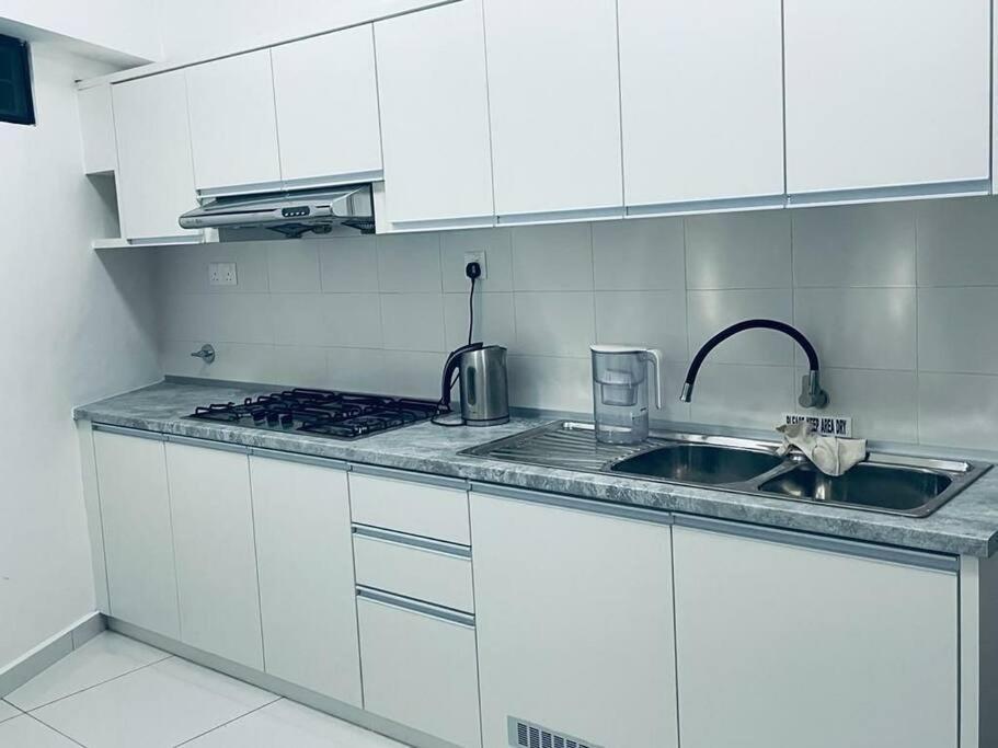 Kk Jungle Hideaway Lovely Apartment 5 Mins Walk To Town Kota Kinabalu Zewnętrze zdjęcie